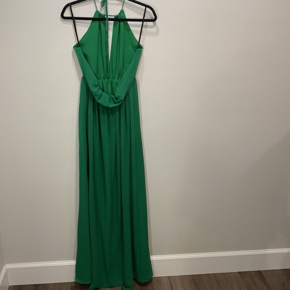 Majorelle revolve Symphony Gown in Green - Picture 9 of 16